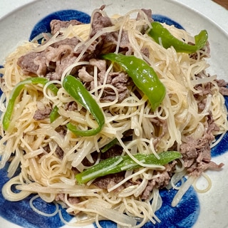 牛肉とピーマン、もやしの焼きビーフン